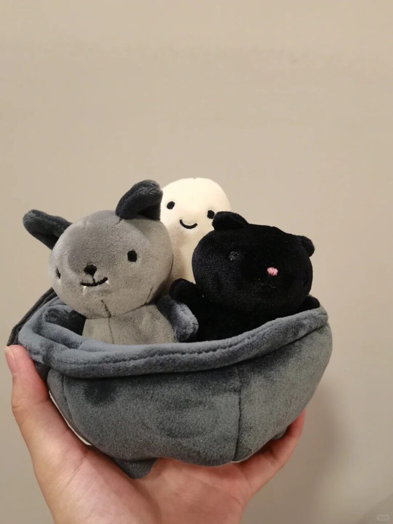 Image #1 from Selena